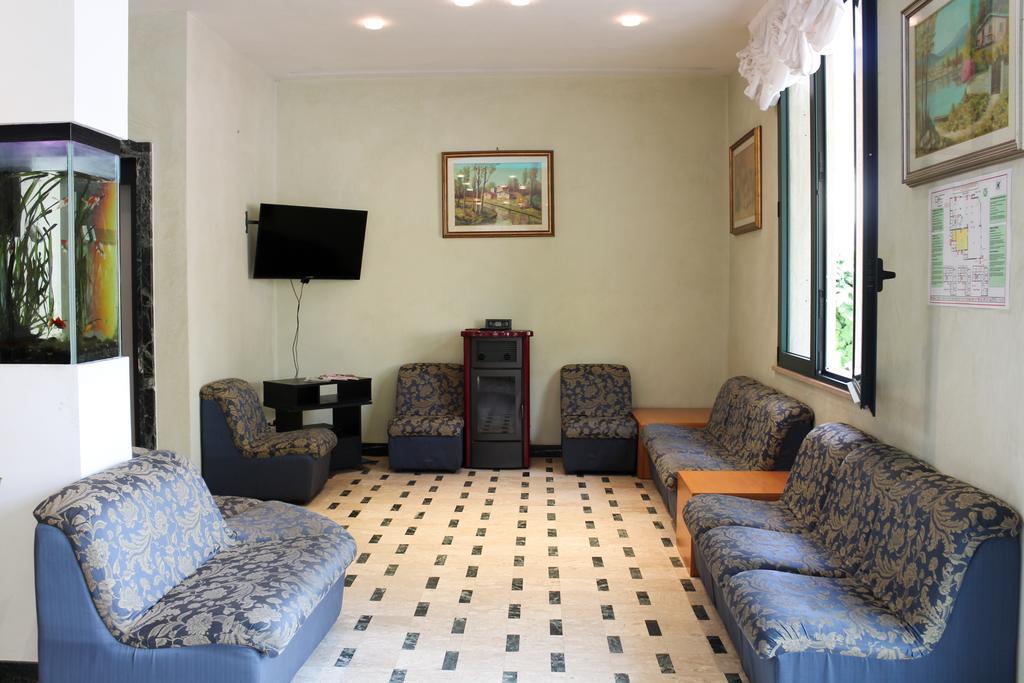 בלריה-איגאה מרינה Hotel Buda מראה חיצוני תמונה